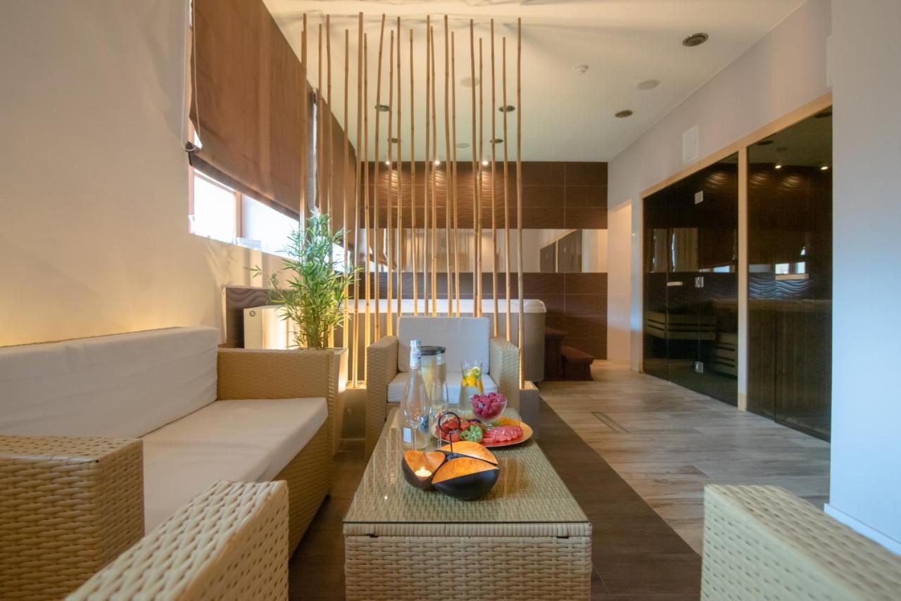 Hotel Debowa Gora Active & Spa Łąck Buitenkant foto