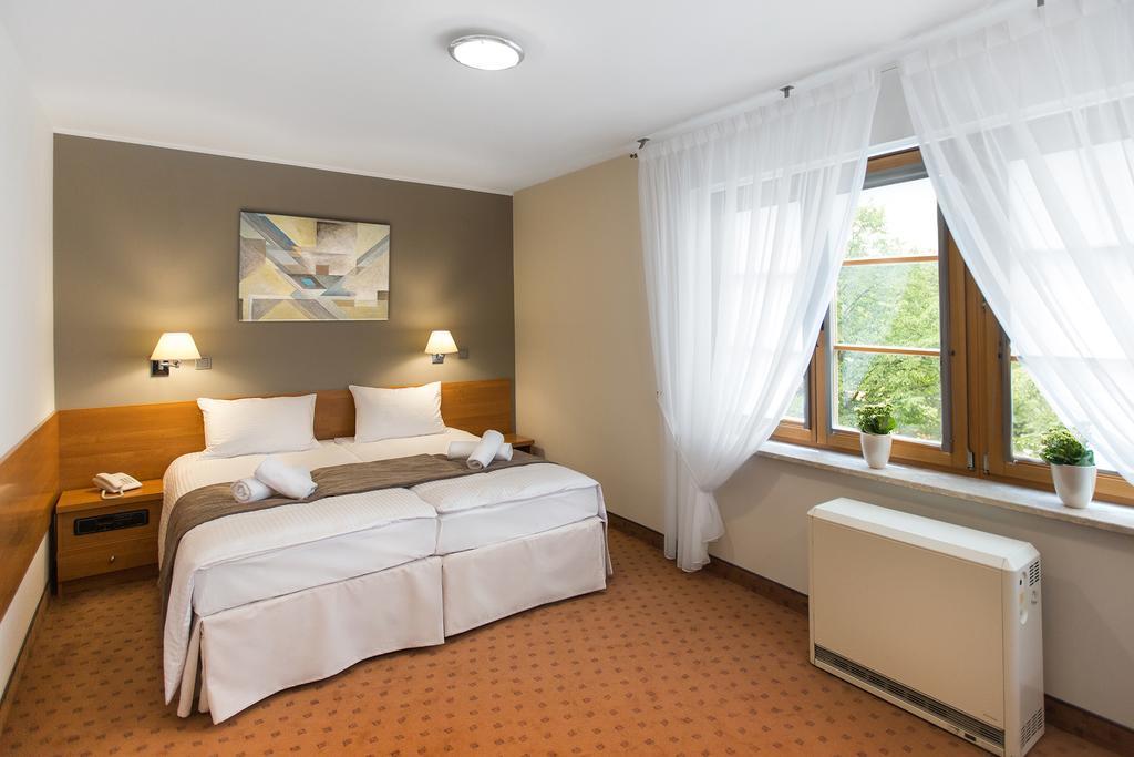Hotel Debowa Gora Active & Spa Łąck Buitenkant foto