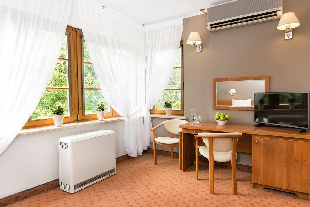 Hotel Debowa Gora Active & Spa Łąck Buitenkant foto