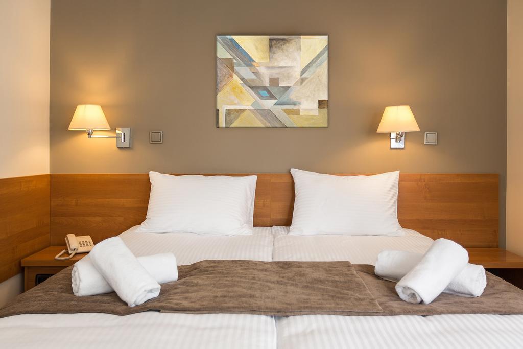 Hotel Debowa Gora Active & Spa Łąck Buitenkant foto