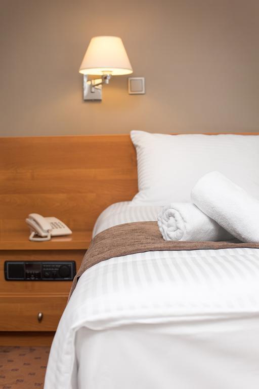 Hotel Debowa Gora Active & Spa Łąck Buitenkant foto