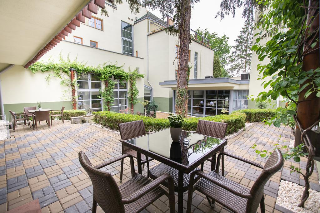 Hotel Debowa Gora Active & Spa Łąck Buitenkant foto