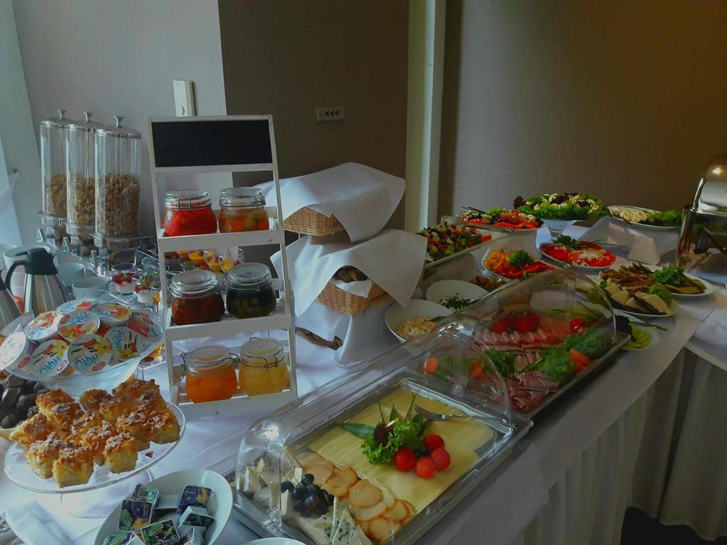 Hotel Debowa Gora Active & Spa Łąck Buitenkant foto